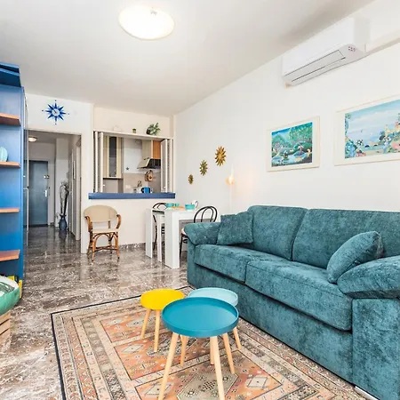 Apartment 'le Berkeley' Vue Mer, Centre, Parking Menton